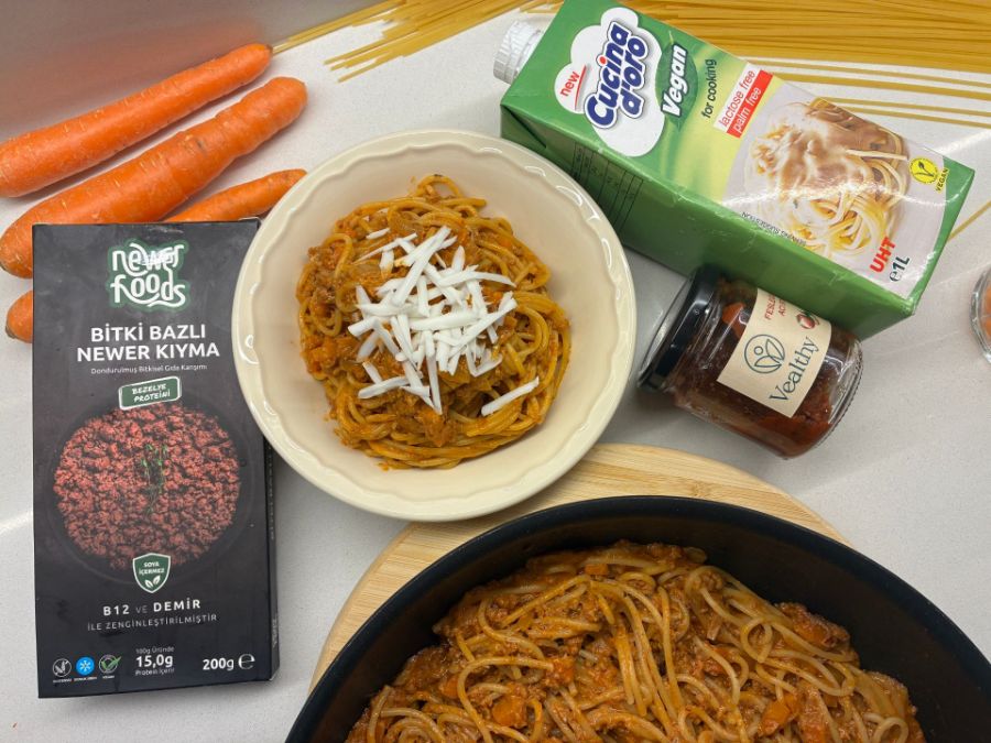 Vegan Kıymalı ve Kremalı Makarna